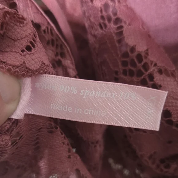 Chic Lace Bralette in Mauve - Picture 4 of 4